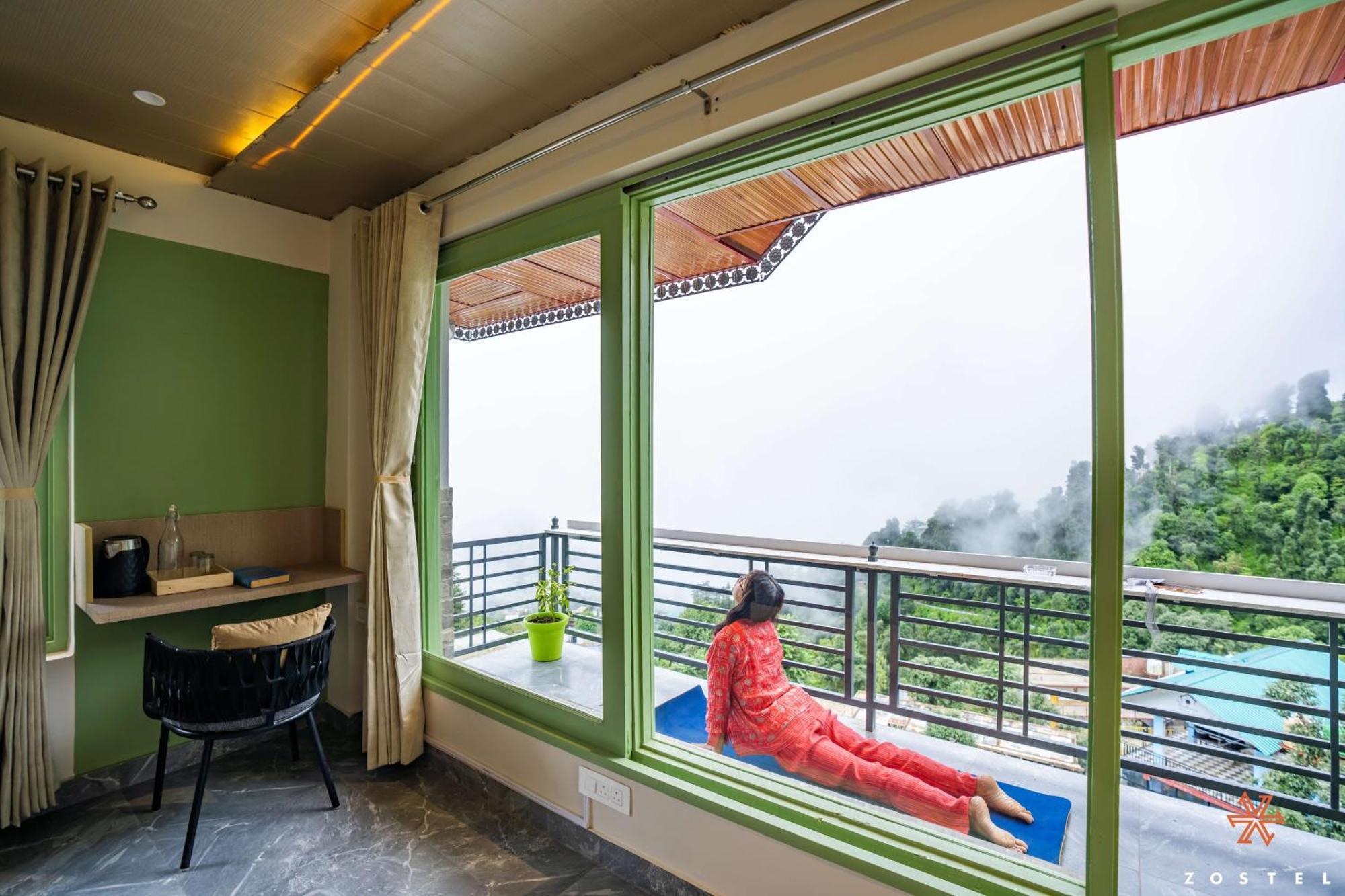 Zostel Dharamkot Hostel McLeod Ganj Buitenkant foto