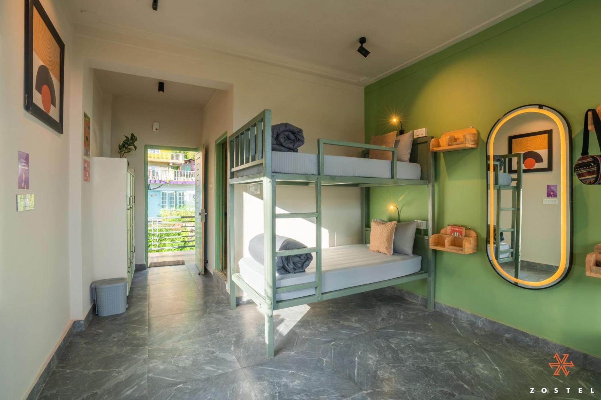 Zostel Dharamkot Hostel McLeod Ganj Buitenkant foto