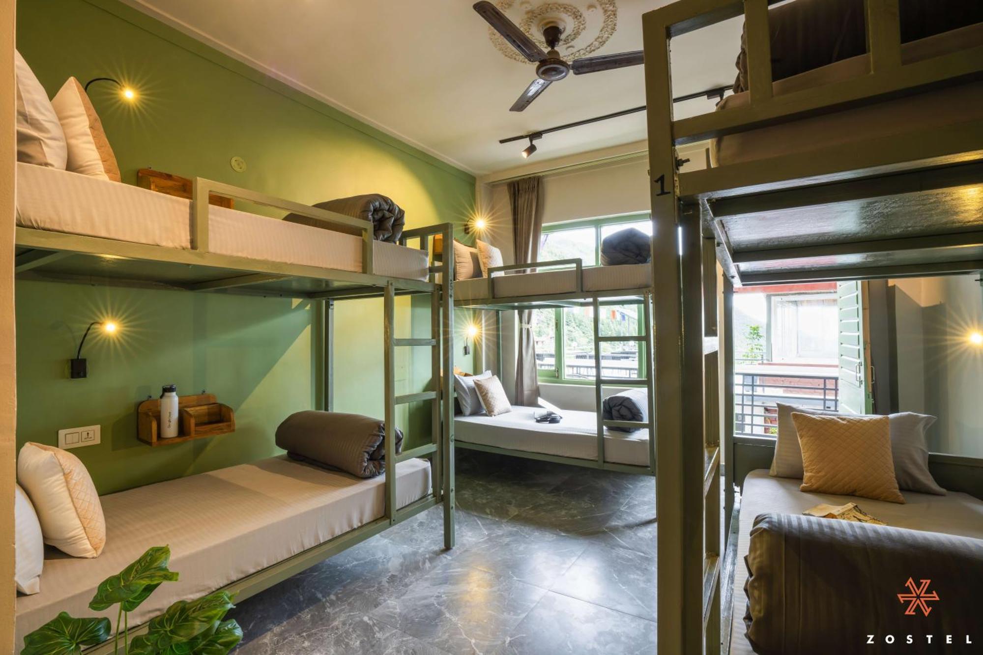 Zostel Dharamkot Hostel McLeod Ganj Buitenkant foto