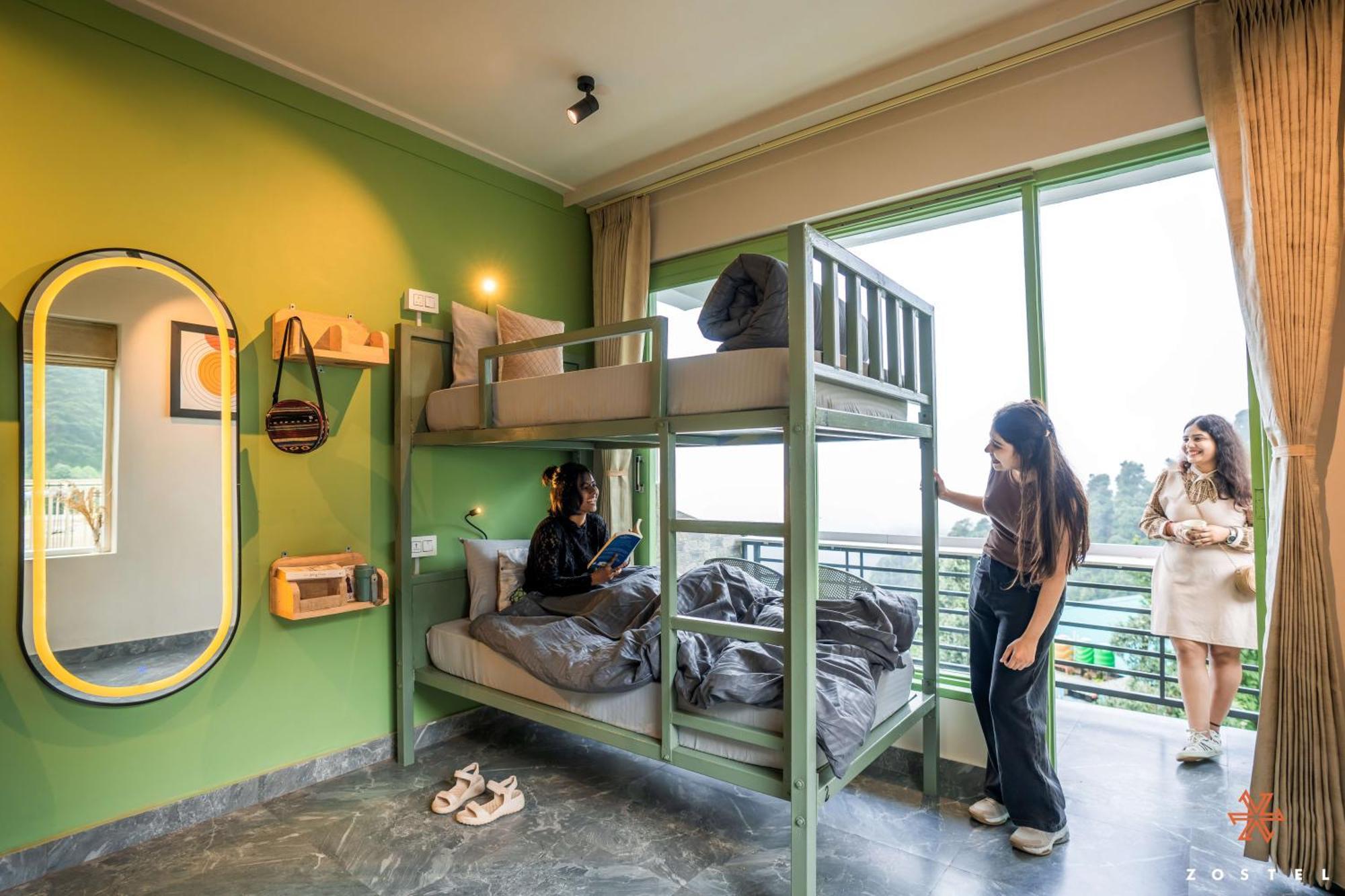 Zostel Dharamkot Hostel McLeod Ganj Buitenkant foto