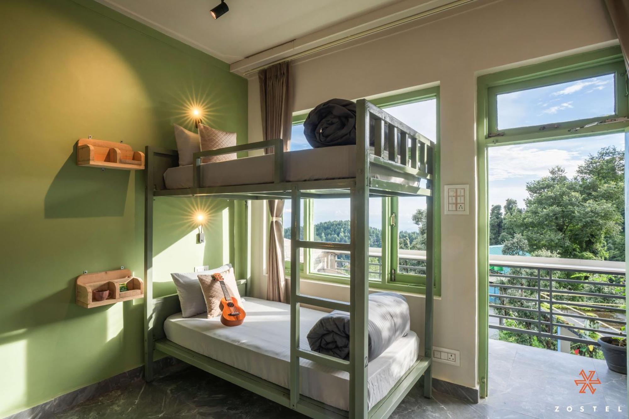 Zostel Dharamkot Hostel McLeod Ganj Buitenkant foto