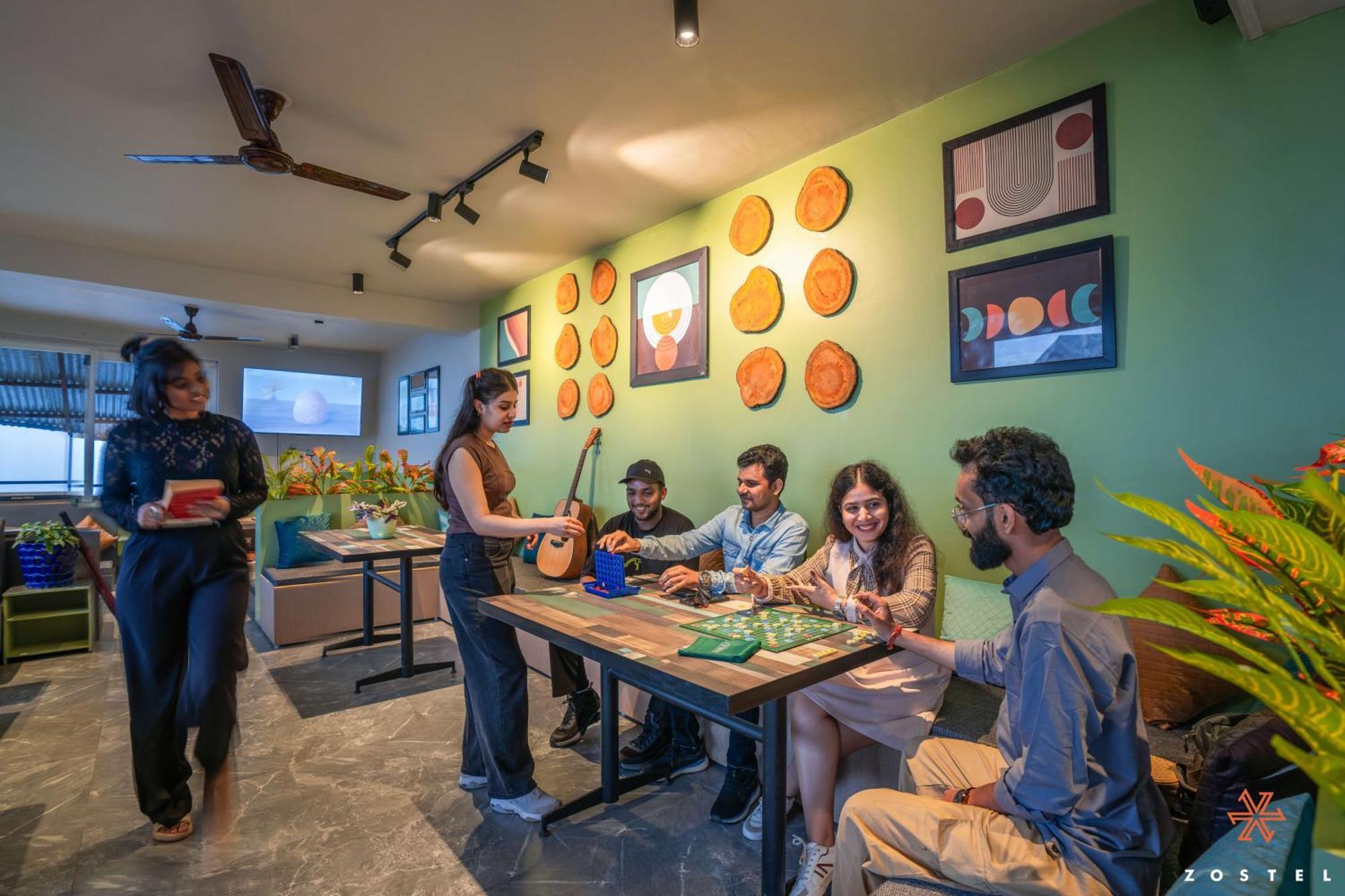 Zostel Dharamkot Hostel McLeod Ganj Buitenkant foto